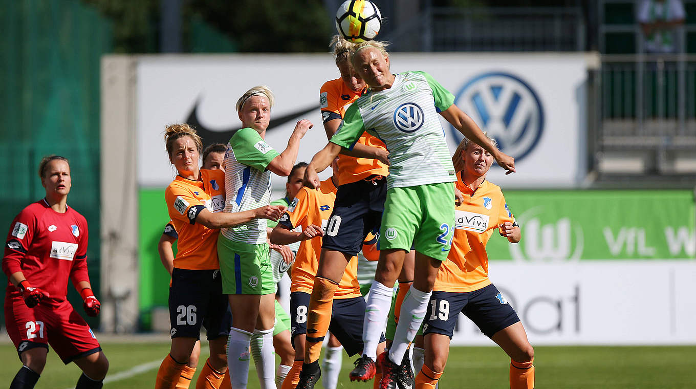 Erstes DFB-TV-Livespiel in 2018: Hoffenheim hat Wolfsburg zu Gast © imago/regios24