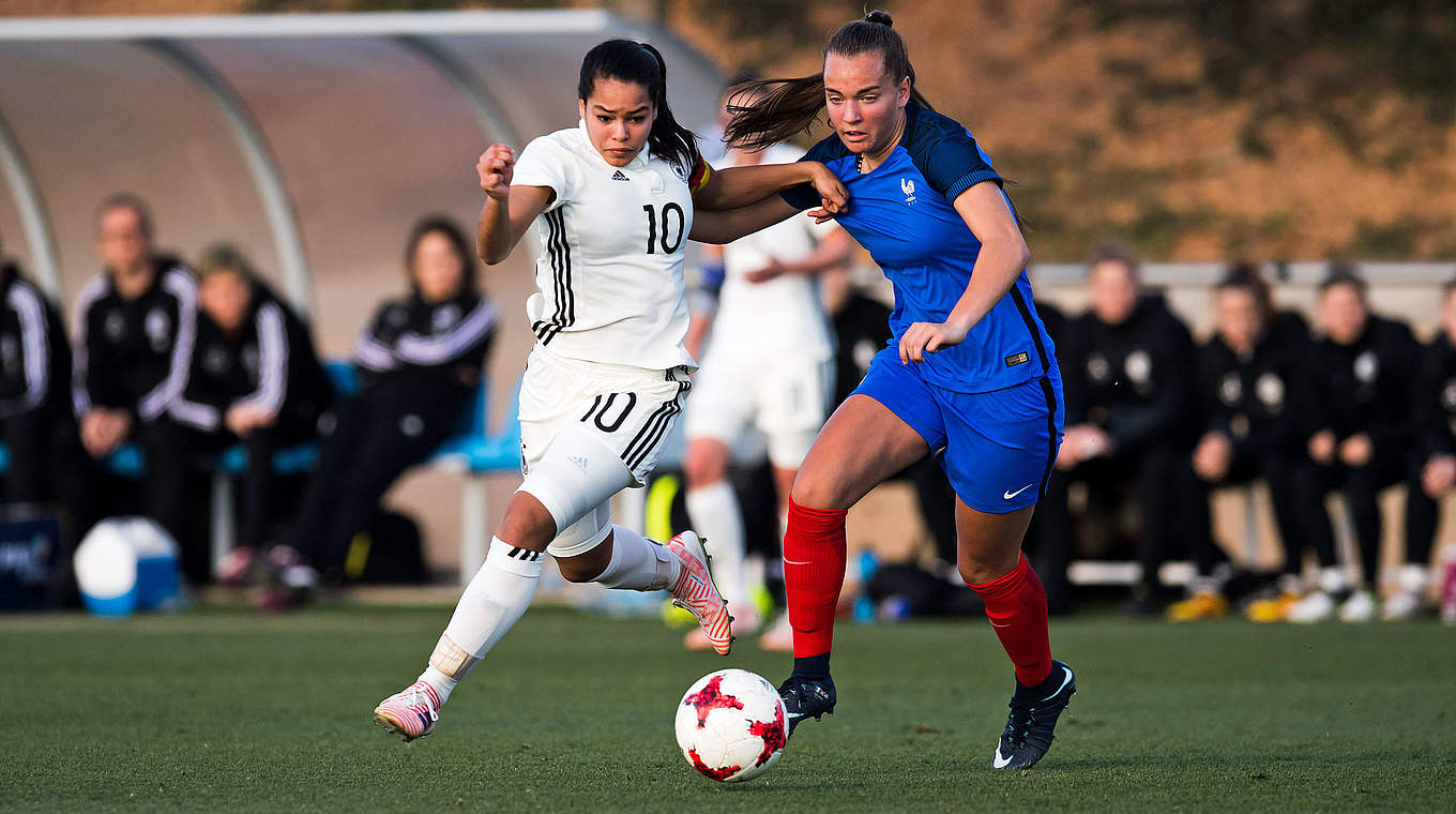 Intensiver Zweikampf: Ivana Fuso (l.) im Duell mit der Französin Maeva Bernard © 2018 Getty Images