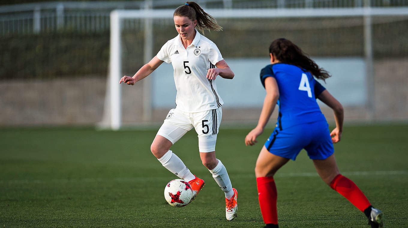 Ballkontrolle in der Defensive: Greta Stegemann (l.) © 2018 Getty Images