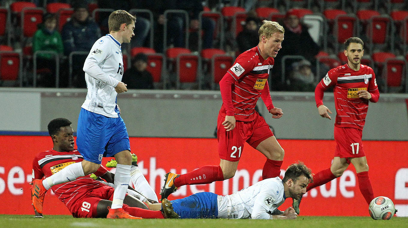 Aus dem Tritt gebracht: Christian Beck (u.r) und der 1. FC Magdeburg © 2018 Getty Images