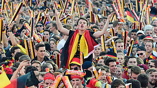 Große Unterstützung für den Weltmeister: Viele deutsche Fans wollen nach Russland © AFP/Getty Images