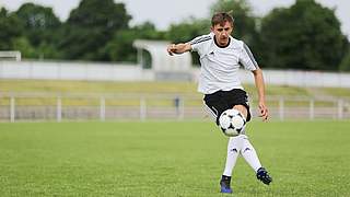 Rabona-Torschuss: Anspruchsvoll und überraschend © DFB