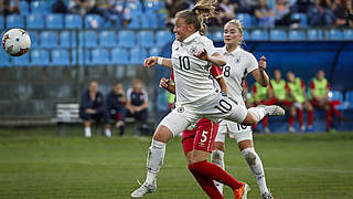 Spiel geprägt: U 20-Nationalspielerin Kristin Kögel (v.) trifft in Mainz zweimal © 2017 Getty Images
