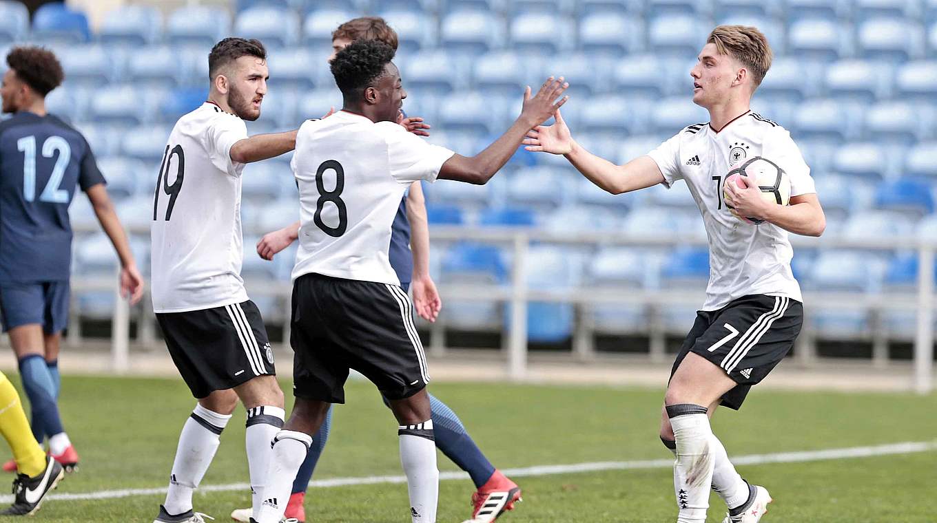 Selbstbewusst ins Spiel gegen Portugal: die deutschen U 17-Junioren beim Algarve Cup © 2018 Getty Images