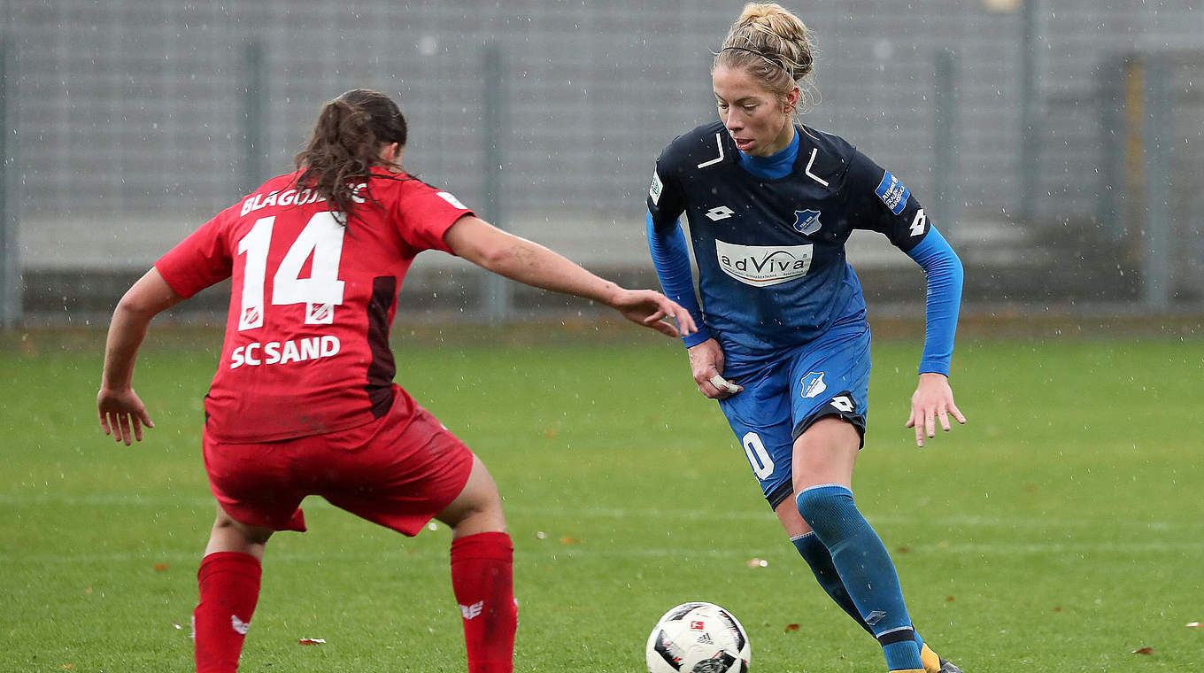 Erstmals im Kreis der DFB-Frauen: Hoffenheims Sharon Beck (r.) © imago/foto2press