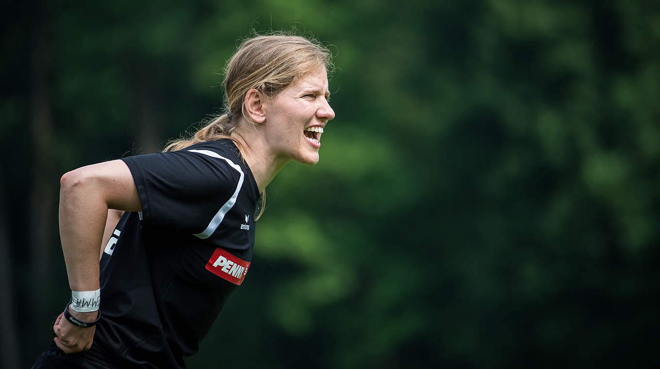 Jubel über den Heimsieg: Magdalena Schiefers FC gewinnt gegen Saarbrücken © Getty Images