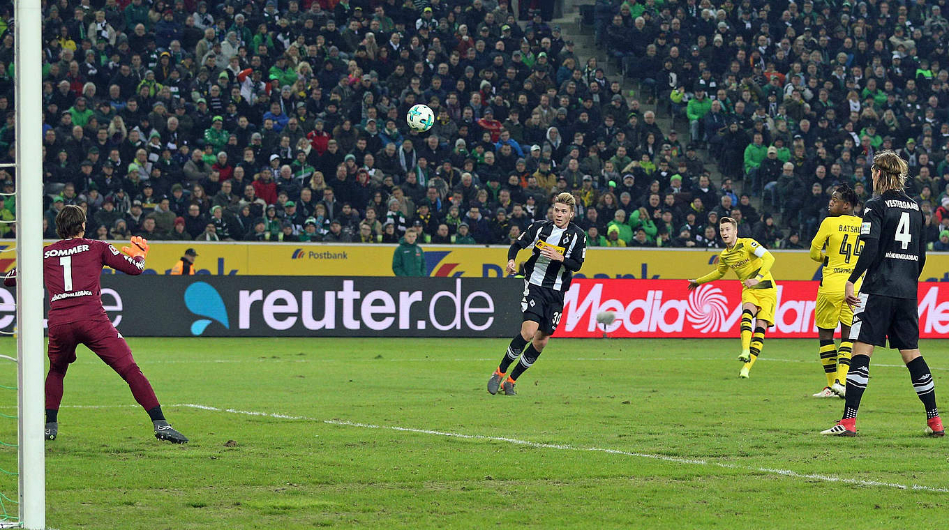Treffer der Marke "Tor des Monats": Marco Reus trifft gegen Gladbach © imago/Team 2