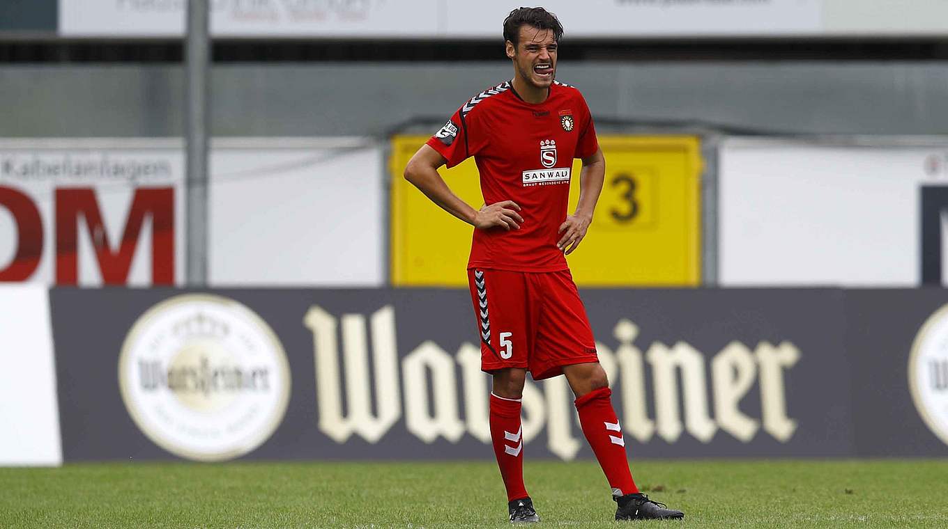 Muss drei Spiele passen: Julian Leist von der SG Sonnenhof Großaspach © 2017 Getty Images