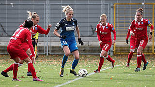 Läuft in der kommenden Saison für Freiburg auf: Sharon Beck (M.) © imago/foto2press