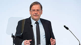 Dr. Rainer Koch: 