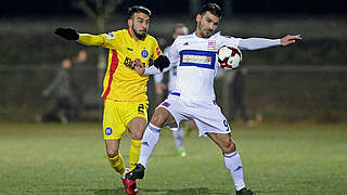 Einsatzzeit im Test gegen Luxemburg: Karlsruhes Burak Camoglu (l.) © imago/Majerus