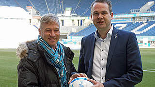 Einigung: Thomas Gerstner (l.) und MSV-Geschäftsführer Peter Mohnhaupt © MSV Duisburg