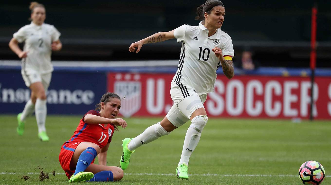 Duell mit defensivstarken Engländerinnen: Dzsenifer Marozsan und die DFB-Frauen © 2017 Getty Images