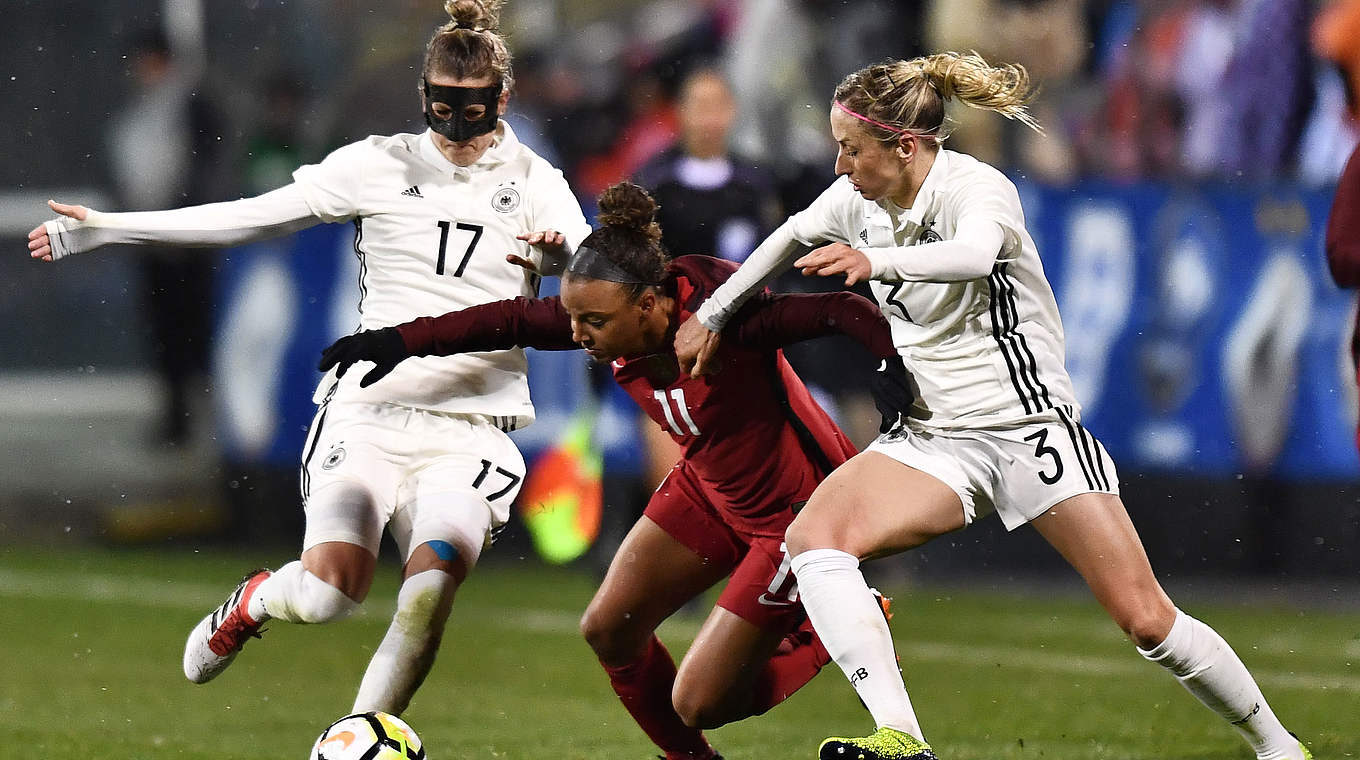 Auftakt des SheBelieves Cup gegen die USA: Verena Faißt (l.) im Zweikampf © 2018 Getty Images