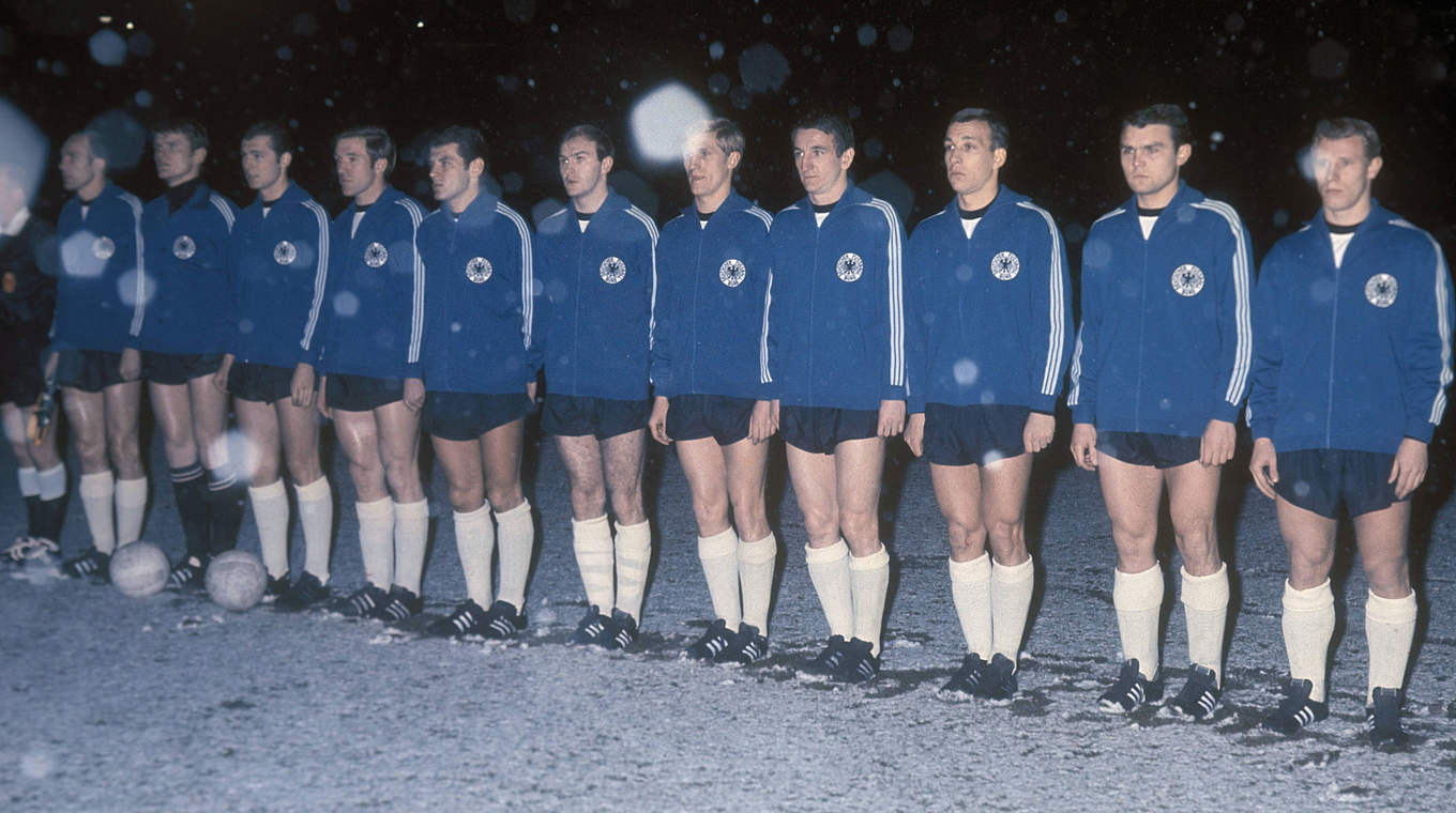 3:1 gegen Belgien 1968 in Brüssel: Das DFB-Team vor der Partie © 