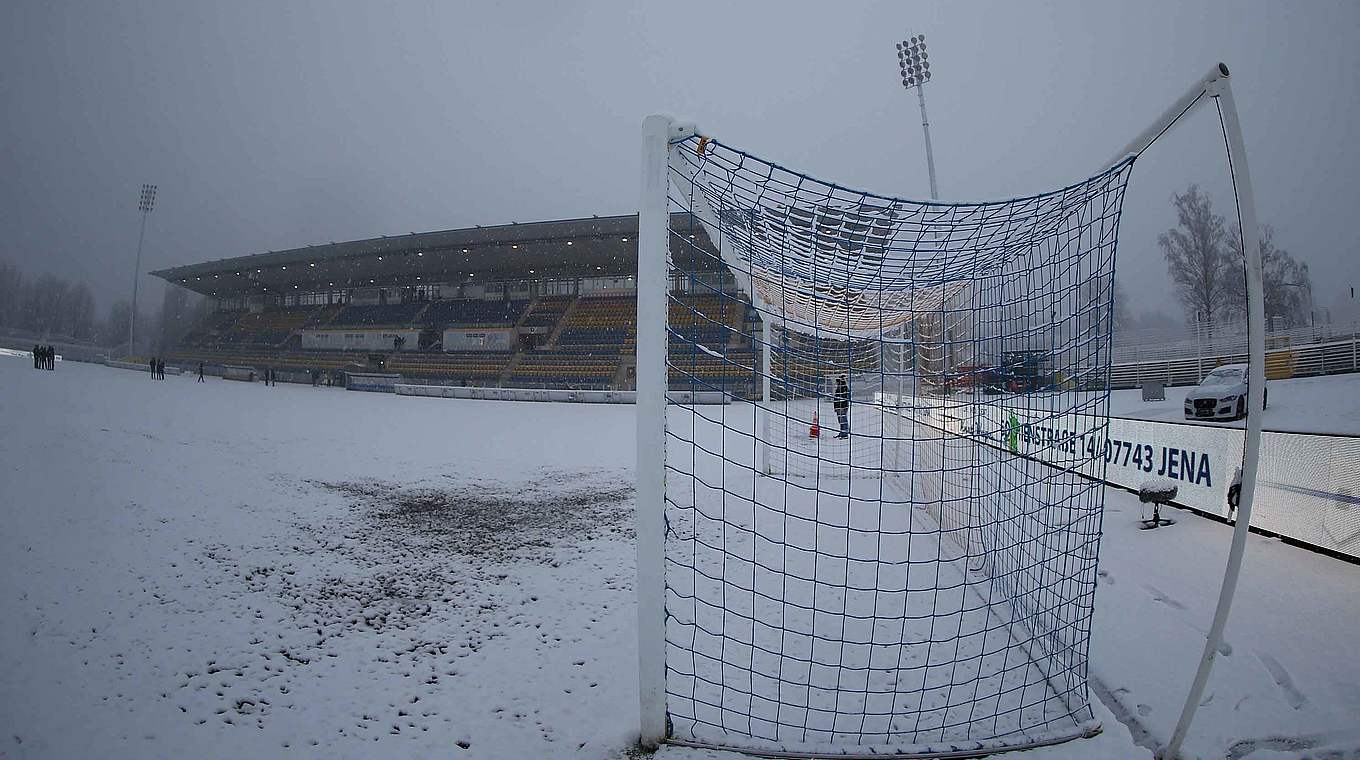 Weiße Schneedecke: Das Spiel zwischen Jena und Würzburg findet nicht statt © Jan Kuppert