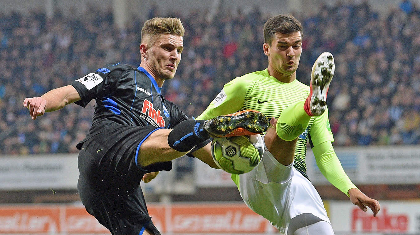 Kampf um die Aufstiegsplätze: Rostock kann gegen Paderborn aufschließen © 2017 Getty Images