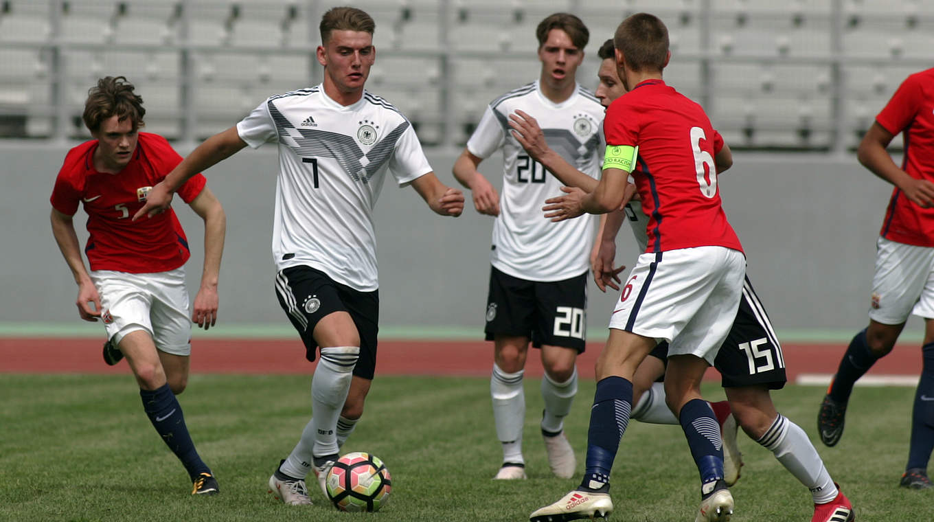 Carried the ball well: Ole Pohlmann (2nd from left) © 2018 Getty Images