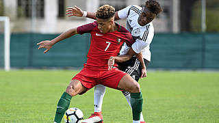 A hard-fought battle: Anderson Lucoqui (back) in a challenge with Portugal's Andre Vidigal © 2018 Getty Images