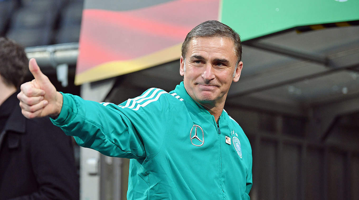 Daumen hoch zum Spiel in Braunschweig: DFB-Trainer Stefan Kuntz © 2018 Getty Images