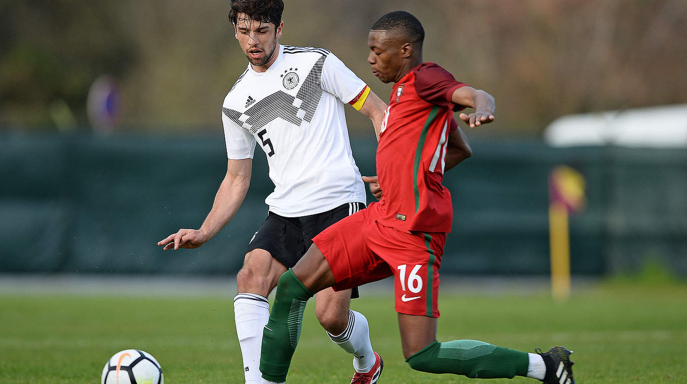 Lukas Mühl (l.): "Ganze Mannschaft hat defensiven Plan hervorragend umgesetzt" © 2018 Getty Images