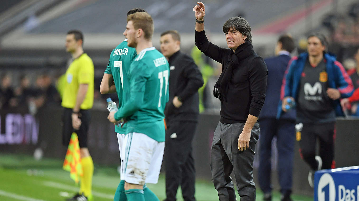 Löw (centre): "You also have to take into account that other teams rate us highly." © 2018 Getty Images