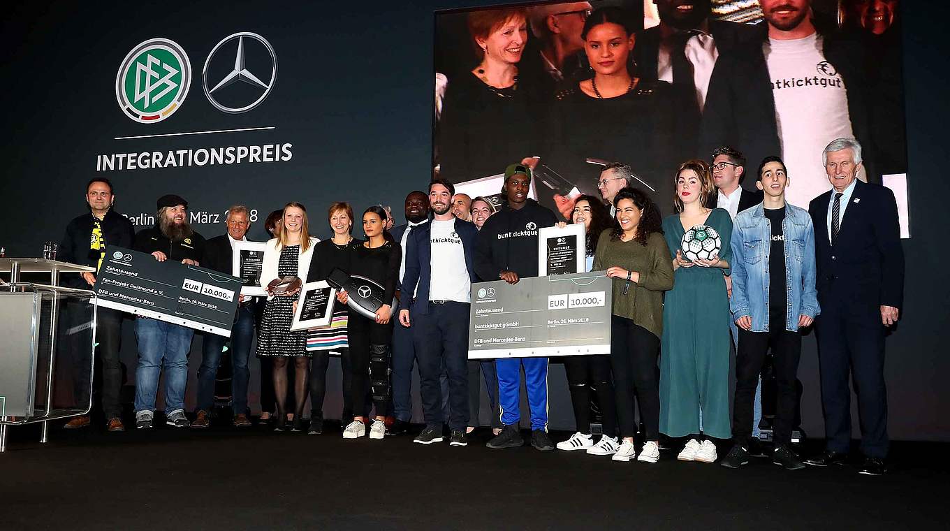 Gruppenfoto: die Preisträger der Kategorie freie und kommunale Träger © 2018 Getty Images