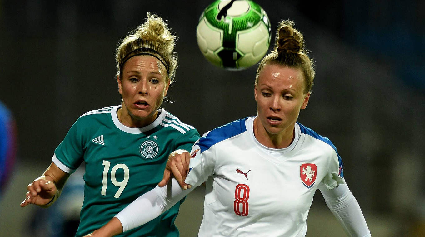 Jana Sedlackova (r.): "Wir brauchen uns nicht vor der deutschen Mannschaft verstecken" © imago/CTK Photo