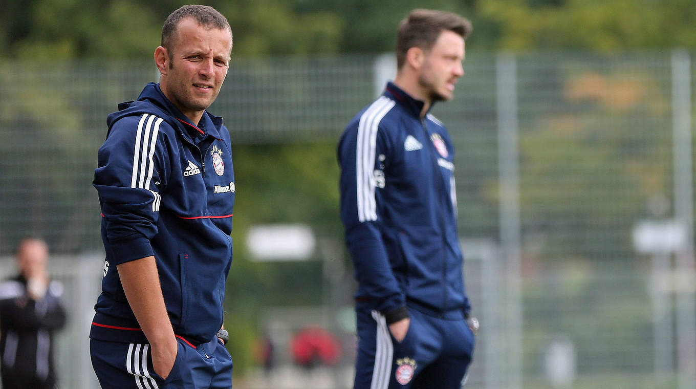 Doppelte Siegchance in 48 Stunden: Bayerns U 17 und Trainer Michael Vizethum © imago/Hartenfelser