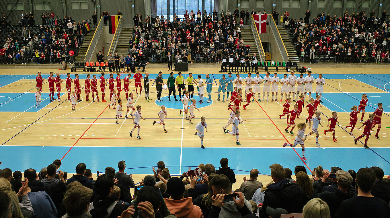 Tolle Stimmung bei der Begrüßung der Teams in der Kopenhagener Gentoftehallen © DFB/Luke Wolfgarten