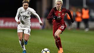 Torschützin im Laufduell: Megan Rapinoe (r.) gegen Svenja Huth © Getty Images