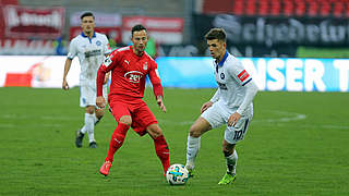 Treffen am 35. Spieltag erst am Montag aufeinander: FSV Zwickau und der Karlsruher SC © imago/Sportfoto Rudel