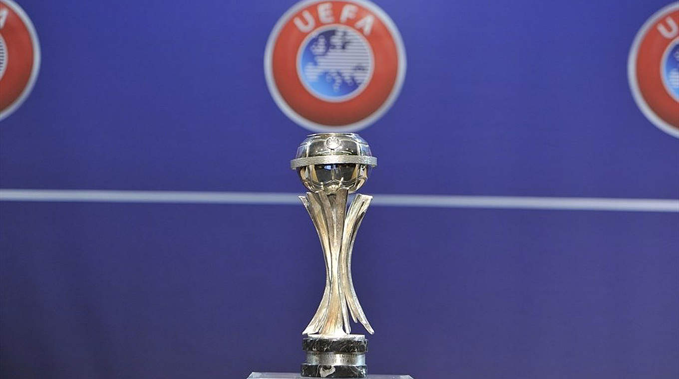 Das Objekt der Begierde: der EM-Pokal der U 17-Junioren © UEFA.com
