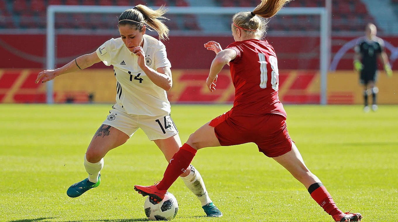 Im Zweikampf: Anna Blässe (l.) gegen die Tschechin Jika Chlastakova © 2018 Getty Images