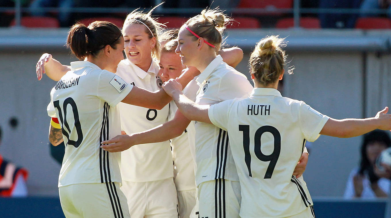 Klarer Heimsieg: Die Frauen-Nationalmannschaft jubelt gegen Tschechien © 2018 Getty Images