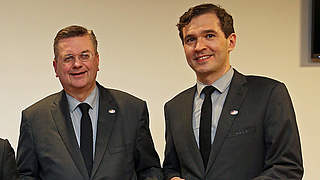 Reinhard Grindel and Friedrich Curtius congratulated Bayern Munich on winning the BUndesliga on behalf of the DFB.  © 