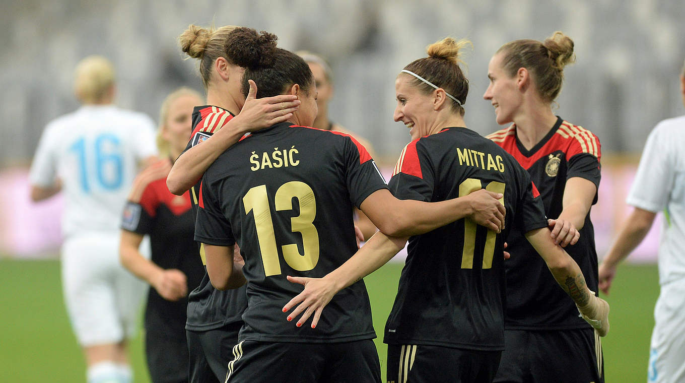 Deutlicher Sieg: Im Oktober 2013 gewinnen die DFB-Frauen 13:0 © 2013 Getty Images