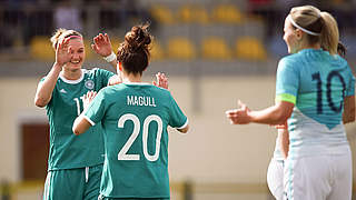 Mit 15 Punkten Tabellenführer der WM-Quali: die DFB-Frauen um Popp (l.) und Magull © 2018 Getty Images
