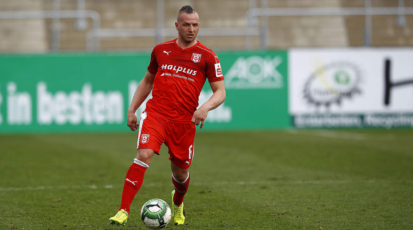 Bleibt weitere drei Jahre beim Halleschen FC: Mittelfeldspieler Toni Lindenhahn © 2017 Getty Images