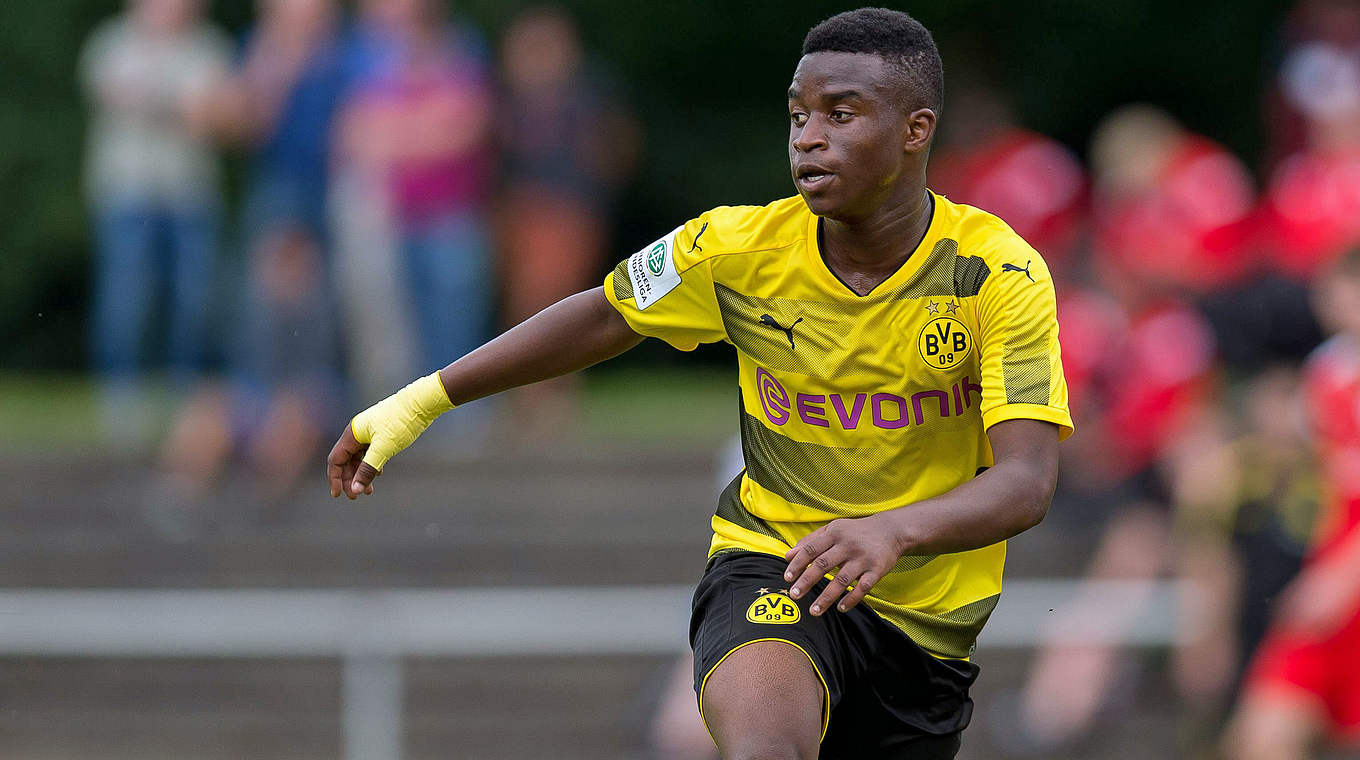 Führt mit 31 Treffern die Torschützenliste an: Dortmunds Youssoufa Moukoko © imago/DeFodi