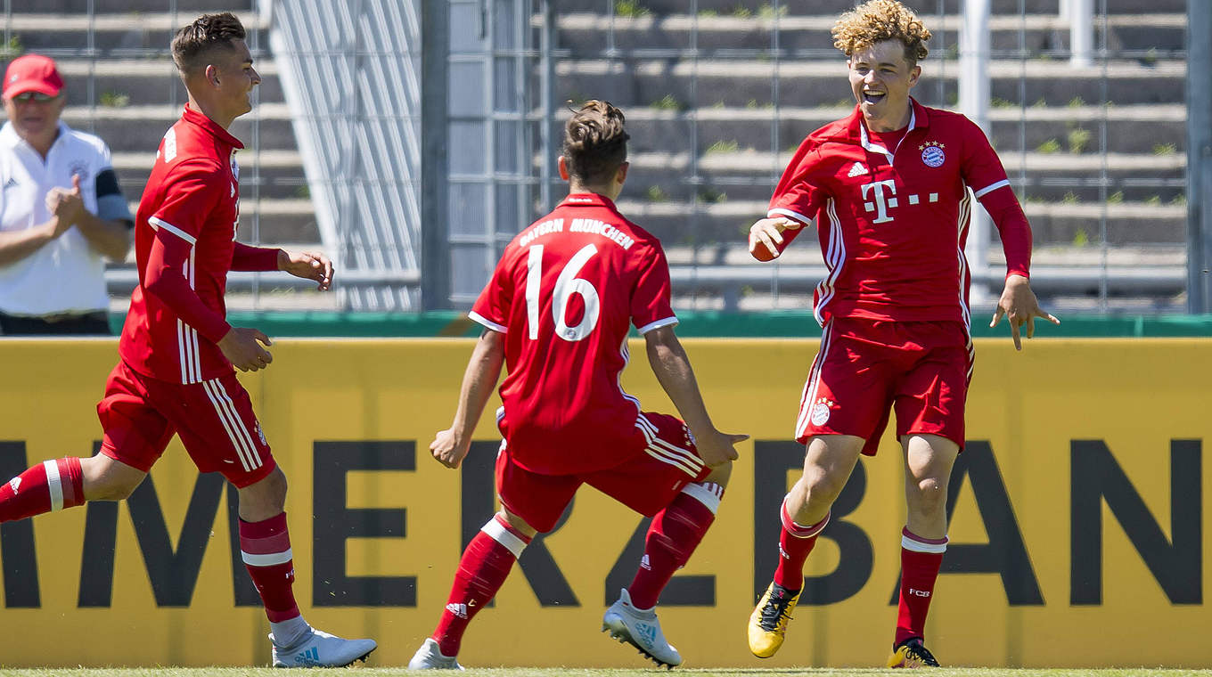 Schon vor der Pause alles klar gemacht: Bayerns B-Junioren siegen gegen Elversberg © imago/Nordphoto
