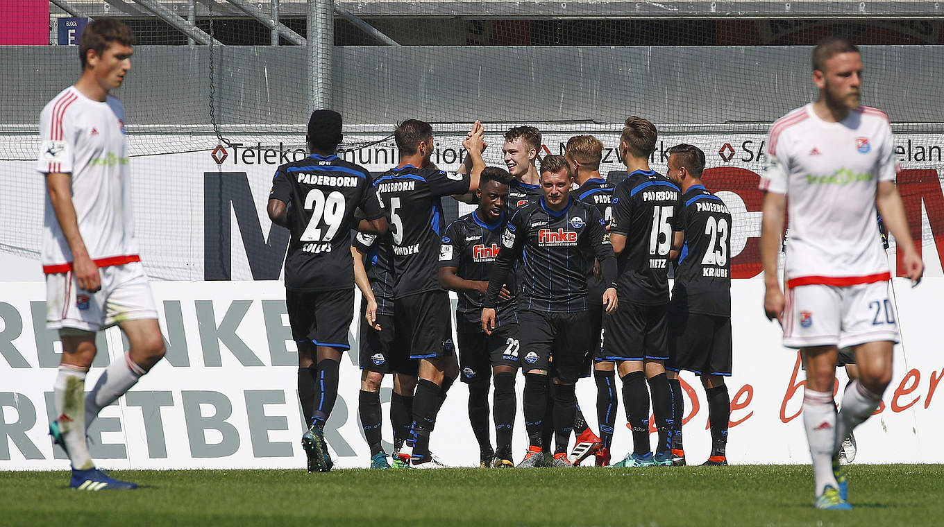 Der Tabellenführer gibt sich keine Blöße: Paderborn gewinnt gegen Unterhaching souverän 3:0 © 2018 Getty Images