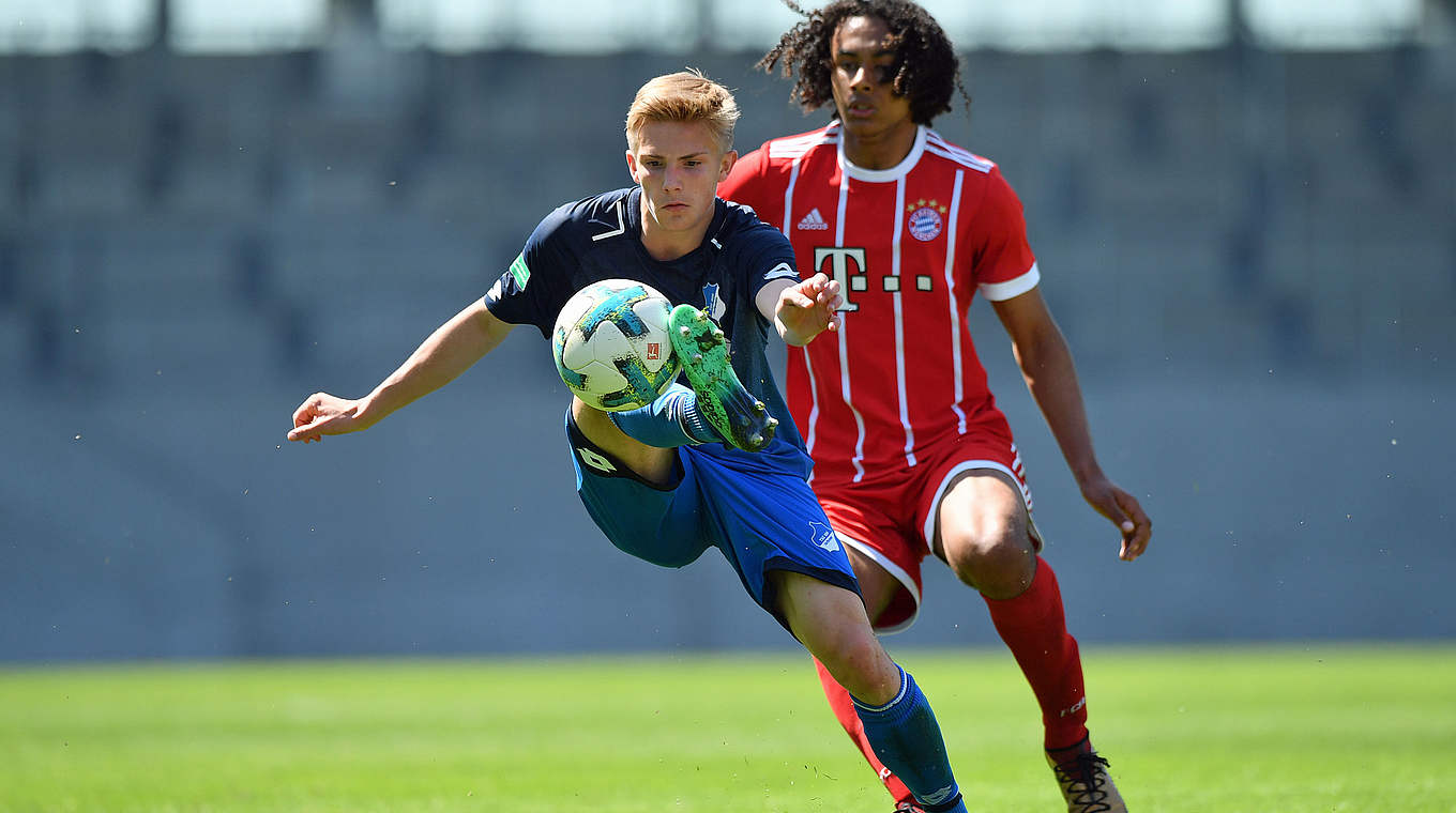 Gipfeltreffen in der B-Junioren Bundesliga: Hoffenheim gegen den FC Bayern © 2018 Getty Images