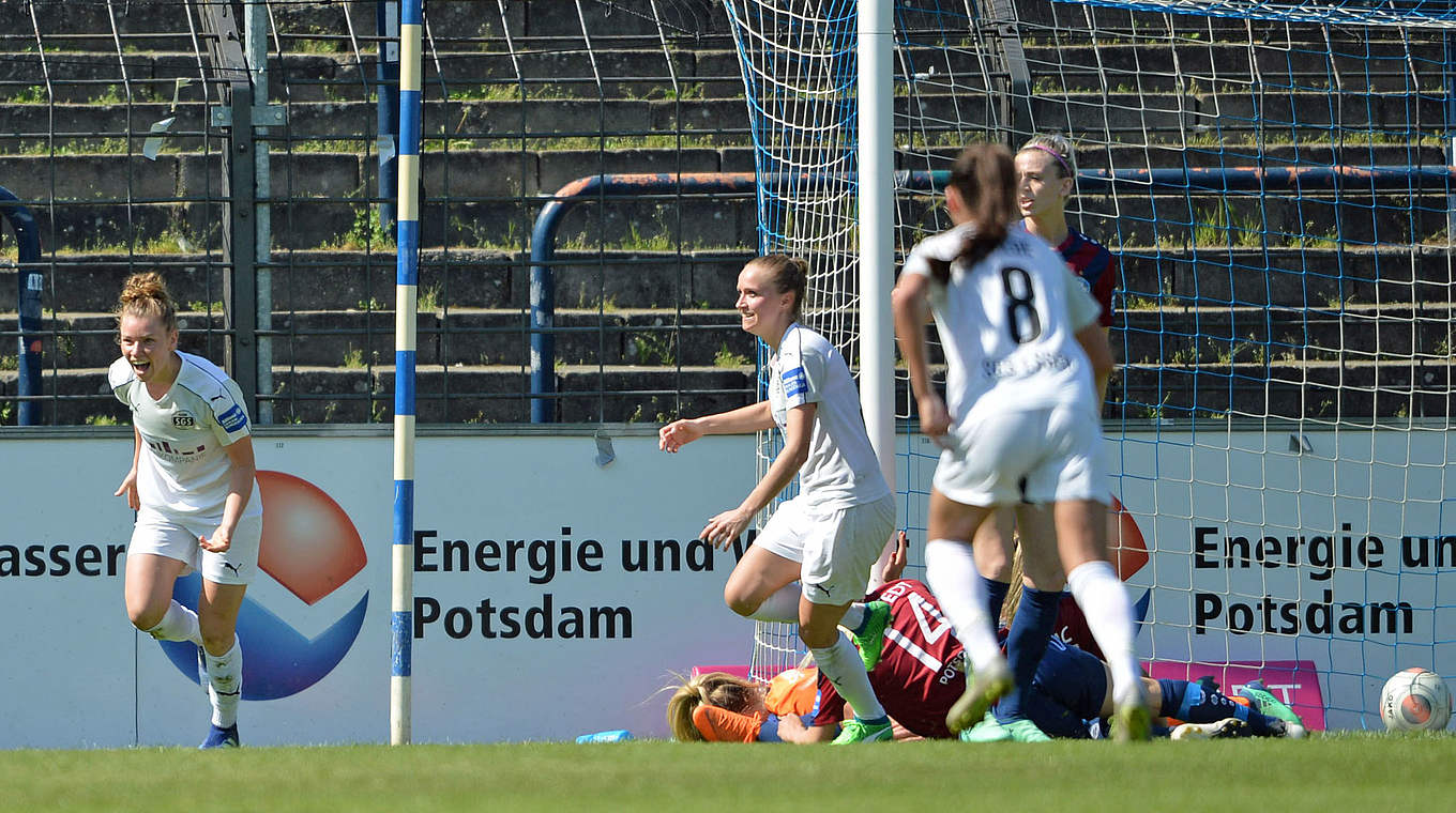 Jubel über zwei Tore: Dallmann (l.) dreht das Spiel zu Gunsten von Essen © Jan Kuppert