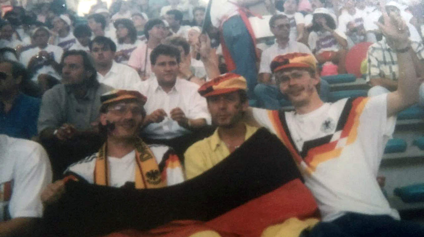 WM-Finale statt Hochzeitstag: Willi Gatzweiler mit seinen Freunden 1990 in Rom © privat