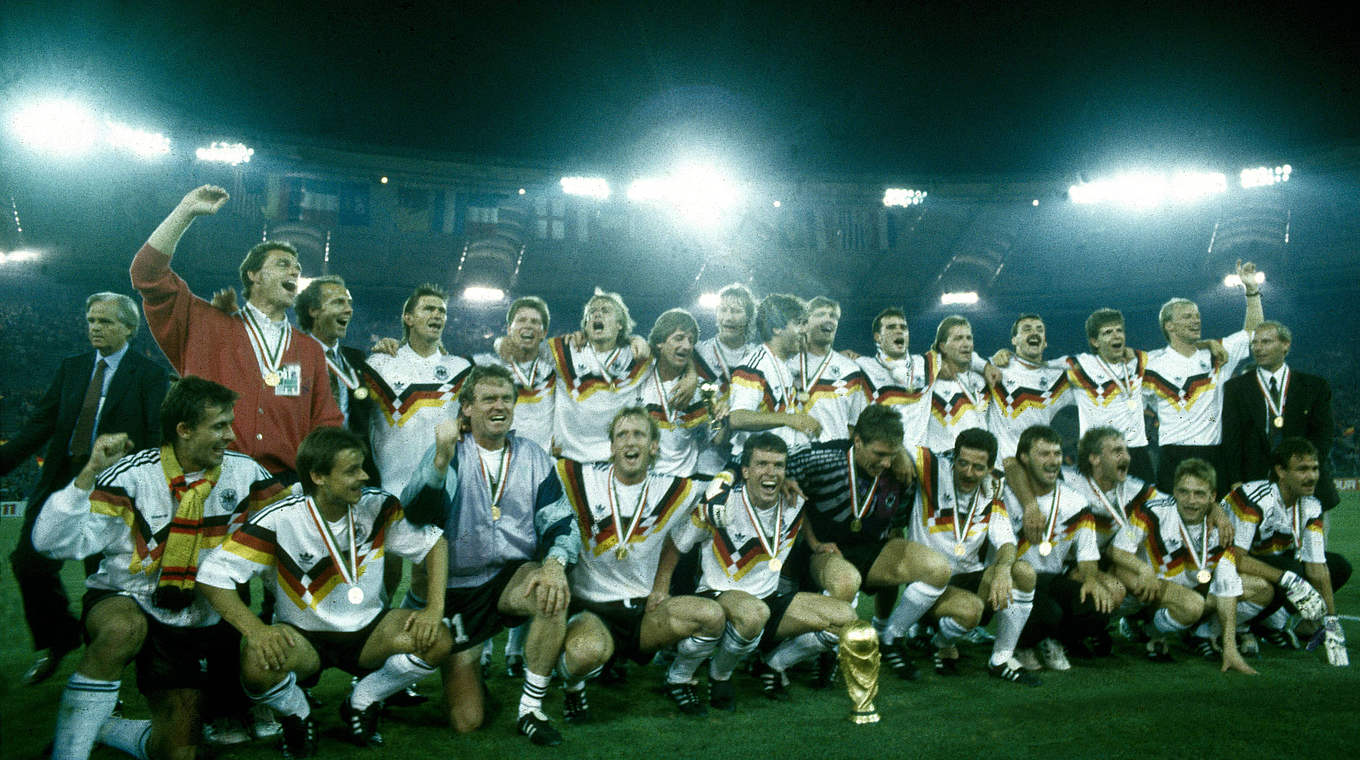 Euphorie: Das deutsche Team bejubelt den Erfolg in Rom © imago