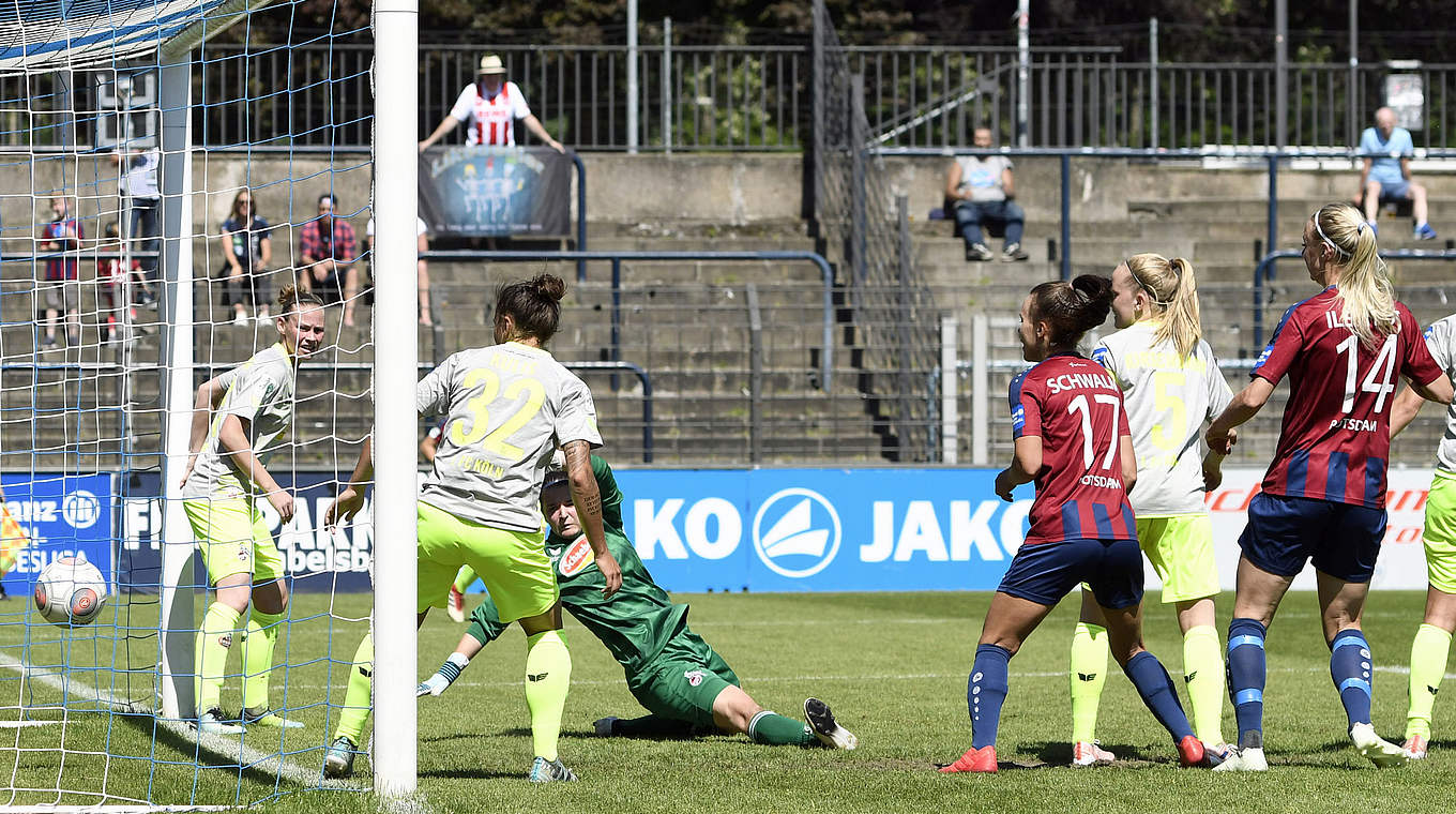 Köln's goalkeeper Marie Wenzl could only watch as the ball went in © Jan Kuppert