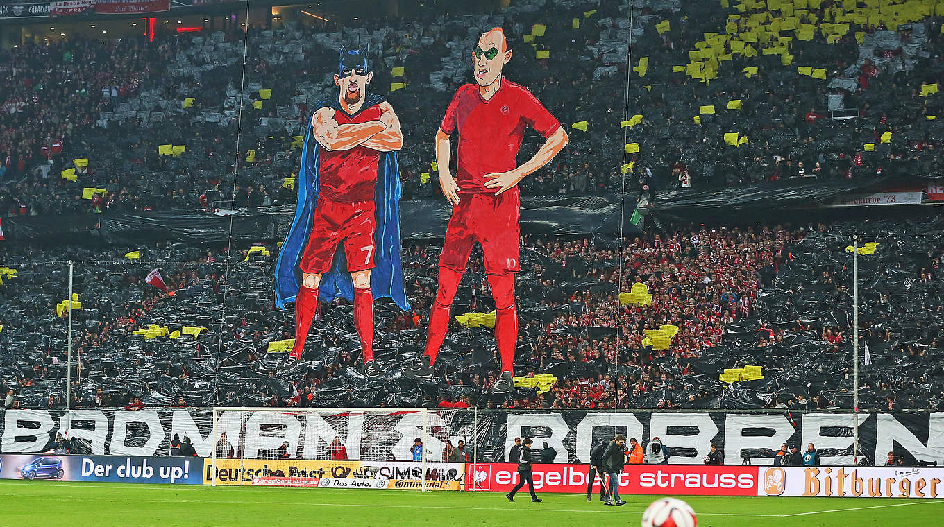 Badman und Robben: Die Bayern-Fans ehren ihr Lieblingsduo mit einer Choreographie © 2015 Getty Images