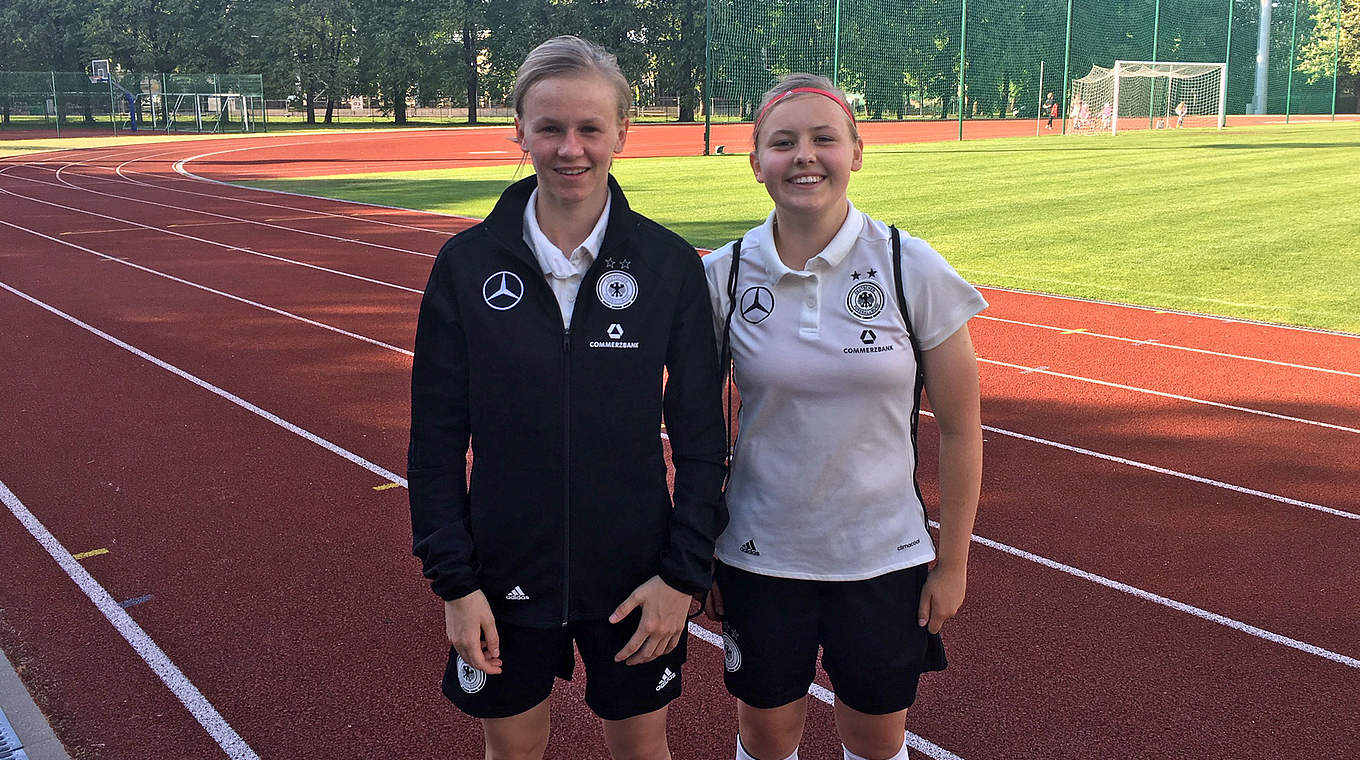Haben mit den U 17-Juniorinnen große Ziele: Laura Donhauser (l.) und Vanessa Fudalla © DFB