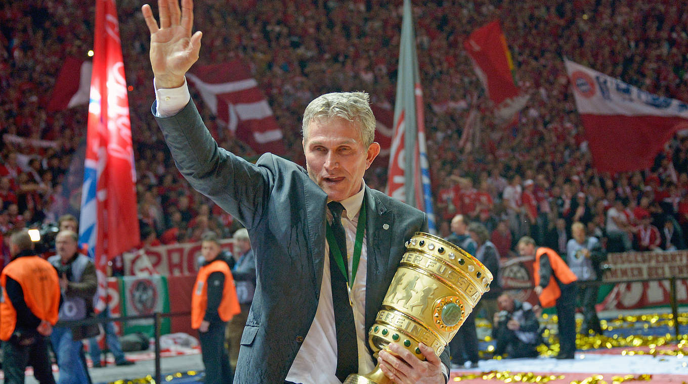 Heynckes: "Experiencing the atmosphere in the Olympiastadion is unique." © 2013 AFP